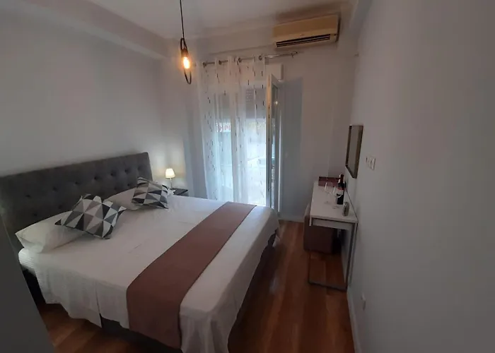 Σπιτι Ιδανικο Για 4 Ατομα Στον Αγ. Νικολαο Αττικησ